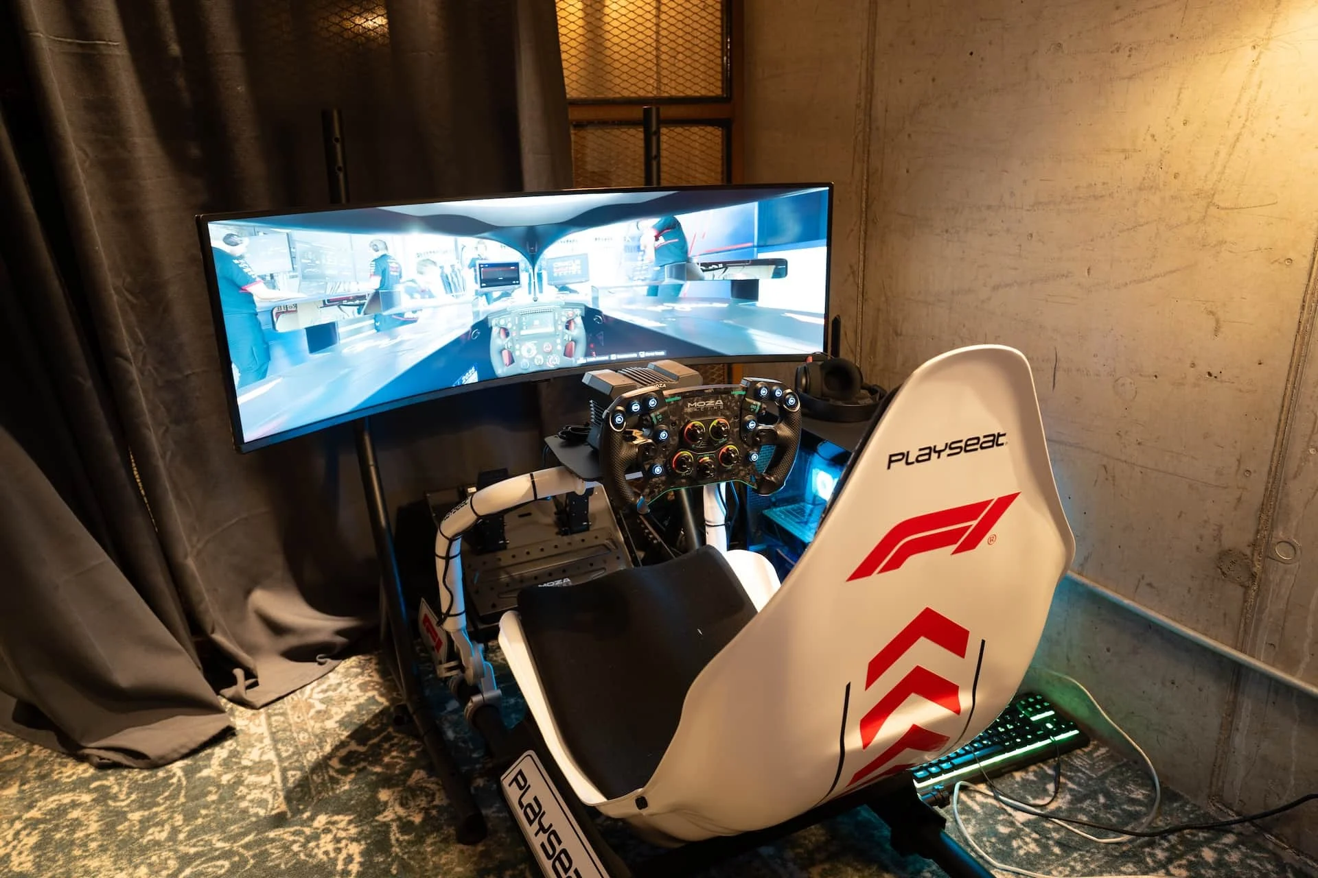 Racing Rig Steam Hotel Gaming Suite